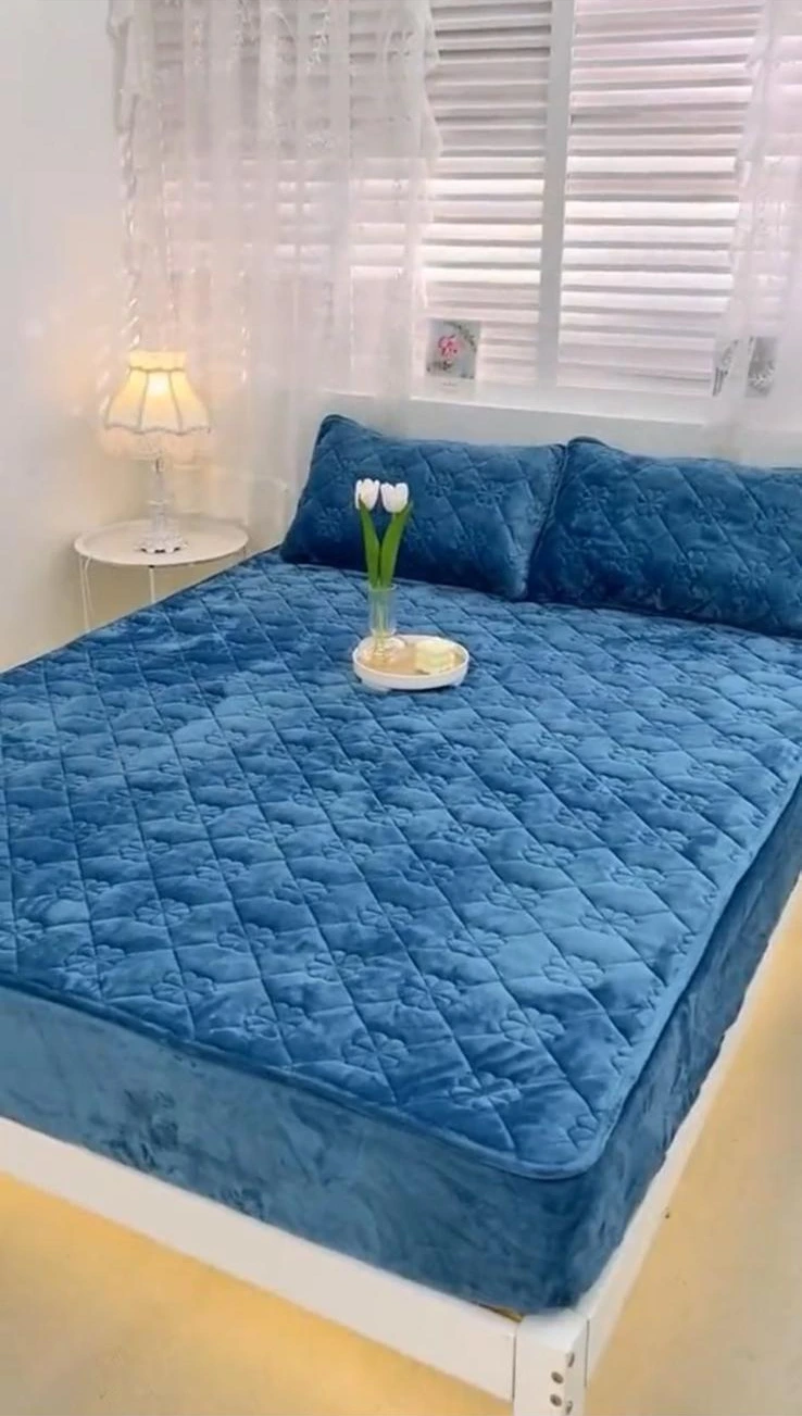 Huse tip Topper 180x200 - Husă tip topper 180x200 cm albastru închis, matlasată cu design geometric-TX12