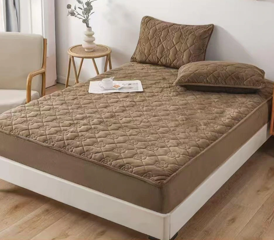 Huse tip Topper 180x200 - Husă tip topper 180x200 cm crem cu model matlasă geometric-TX3