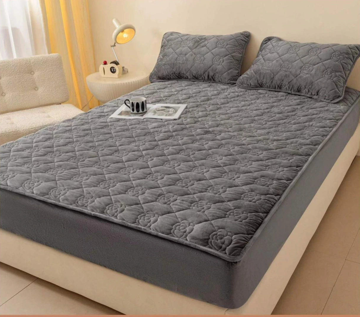 Huse tip Topper 180x200 - Husă tip topper 180x200 cm gri cu model floral catifelat-TX10
