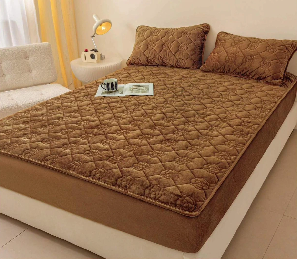 Huse tip Topper 180x200 - Husă tip topper 180x200 cm Maro matlassat cu model geometric quilted-TX9