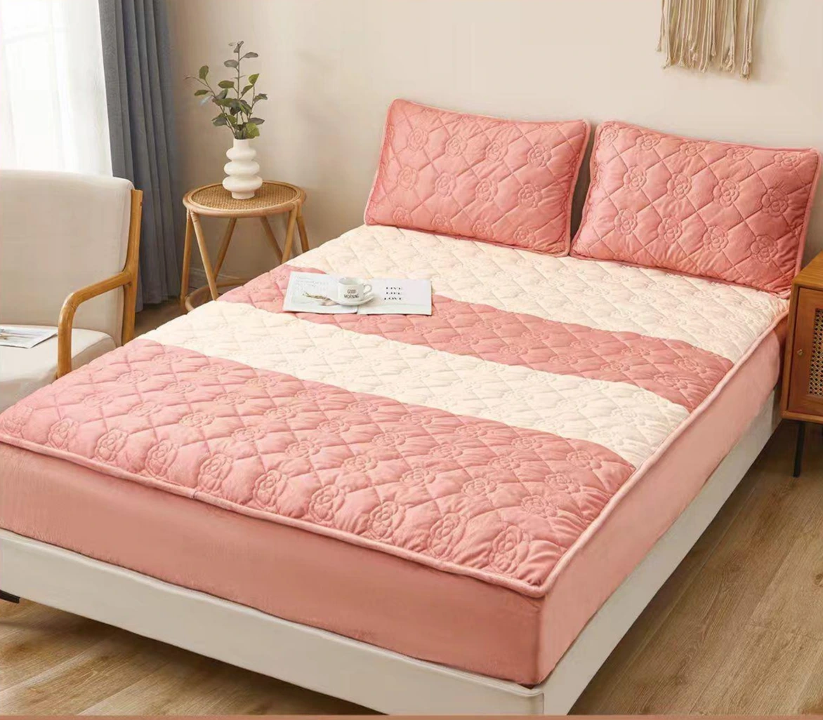 Huse tip Topper 180x200 - Husă tip topper 180x200 cm roz și crem matlasate, cu design geometric quilted-TX7