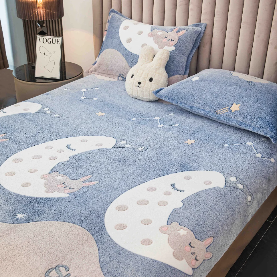 Huse de pat cocolino 180x200 cm cu flori lila și alb, cu lună și nori pufoși-HJC145 [1]