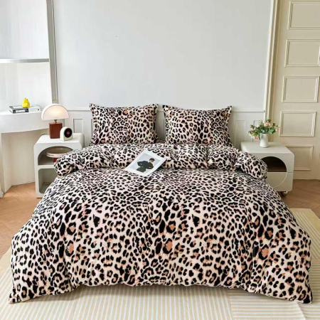 LENJERII DE PAT - Lenjerie Cocolino Pufoasa cu Elastic 4 piese leopard alb cu negru și bej-CE9