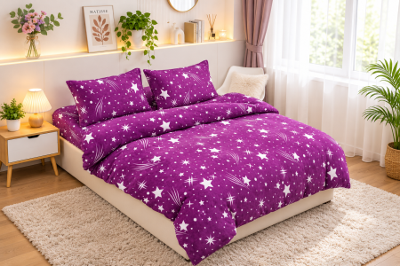 Lenjerii de pat Cocolino - Lenjerie Cocolino Pufoasa cu Elastic 4 piese mov cu stele albe si comete-CS6