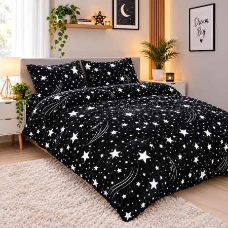 Lenjerii de pat Cocolino - Lenjerie Cocolino Pufoasa cu Elastic 4 piese negru cu stele și lună albă-CS23