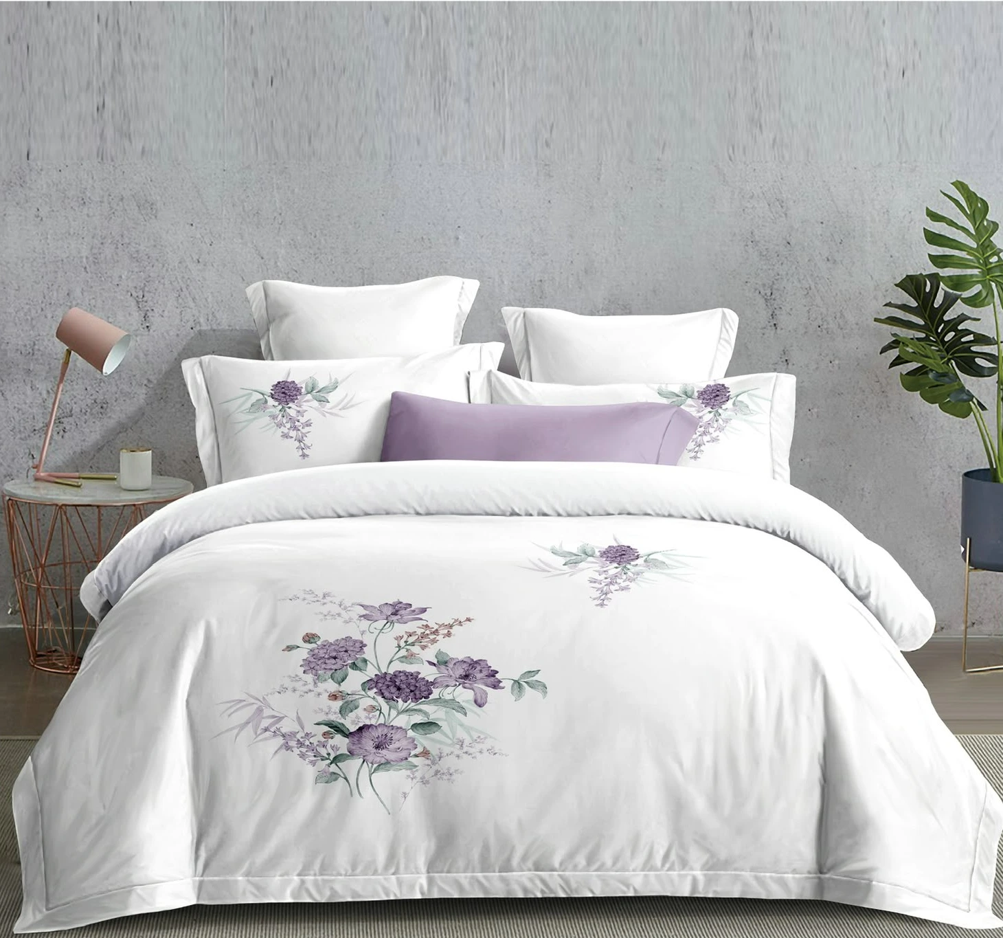 Lenjerii de pat Lux Primavara - Lenjerie cu elastic, pat dublu, FINET FIN, 4 piese alb cu flori mov în stil clasic-BG8050