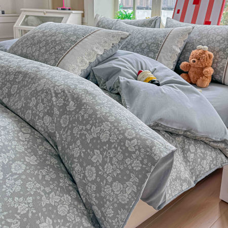 Lenjerii de pat Bumbac 100% - Lenjerie de pat bumbac 100% cu Elastic si broderie,4 piese gri cu flori baroc-BJ5