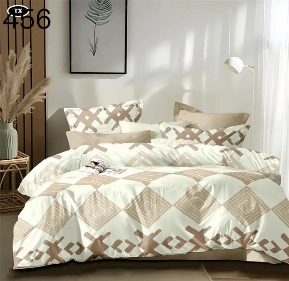 LENJERII DE PAT 1+1 GRATIS - Lenjerie de pat Finet 6 piese, alb cu motive geometrice maro-GR456