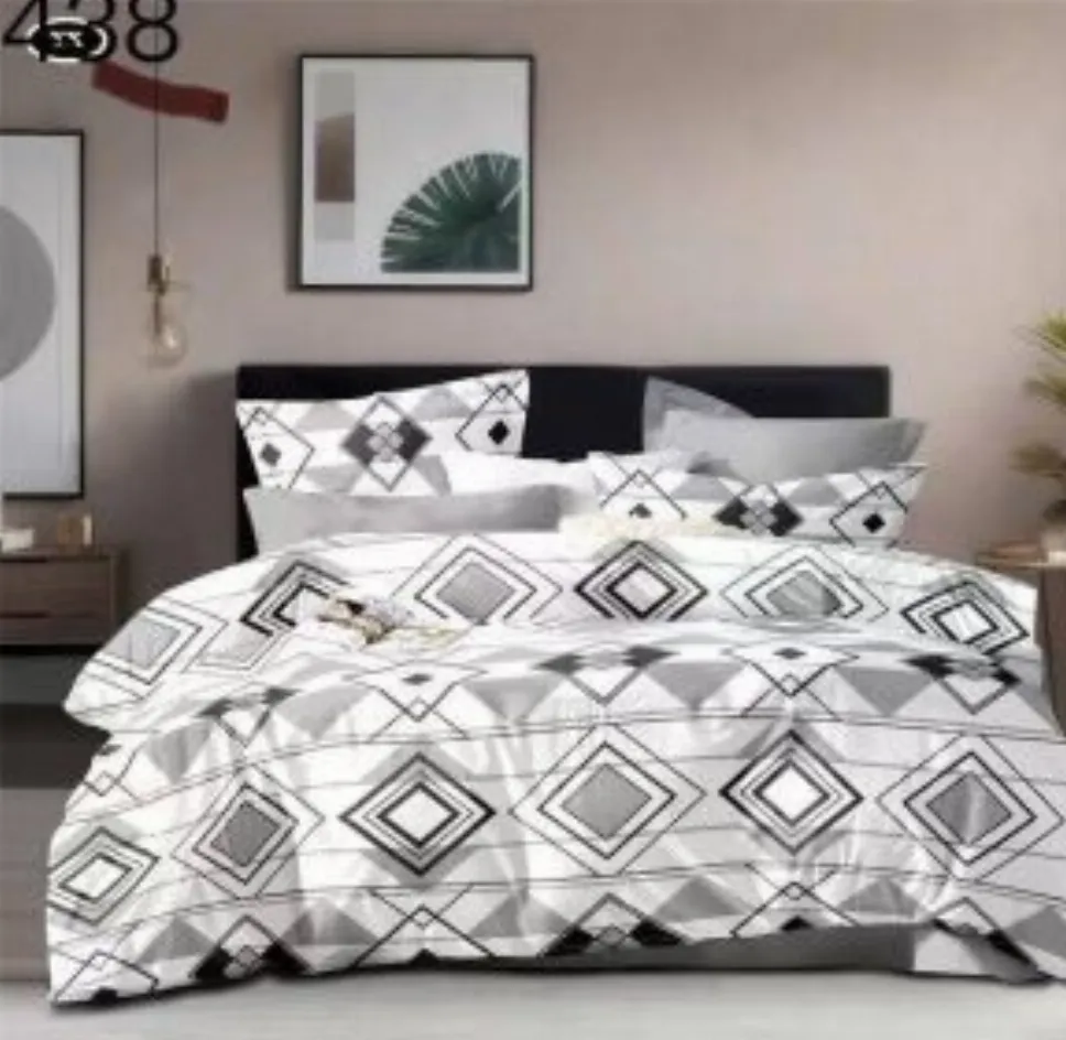 LENJERII DE PAT 1+1 GRATIS - Lenjerie de pat Finet 6 piese, alb cu romburi gri și negre-GR438