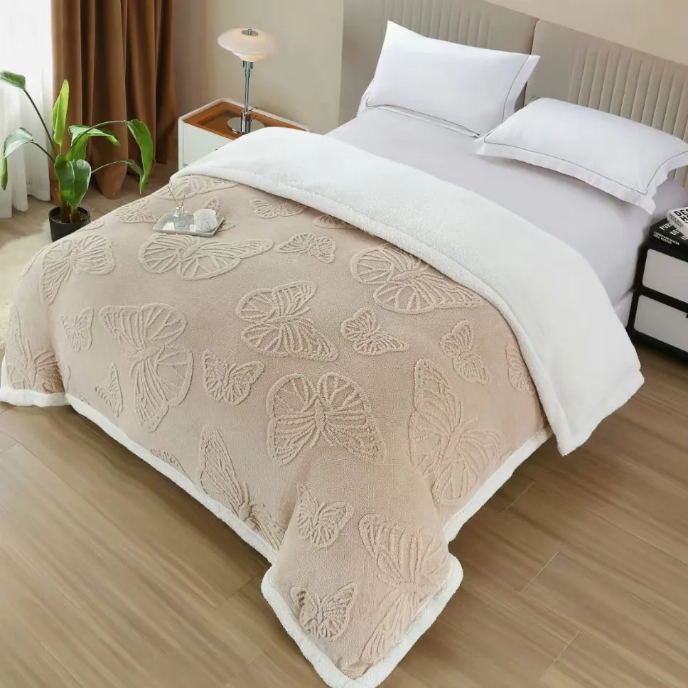 PATURI COCOLINO - Patura Cocolino cu Blanita si fermoar 200x230 cm, bej cu fluturi 3D reliefați-BT6