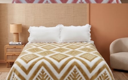 PATURI COCOLINO - Patura Cocolino Dubla cu Blanita bej cu alb, model geometric romburi și chevron-MS6