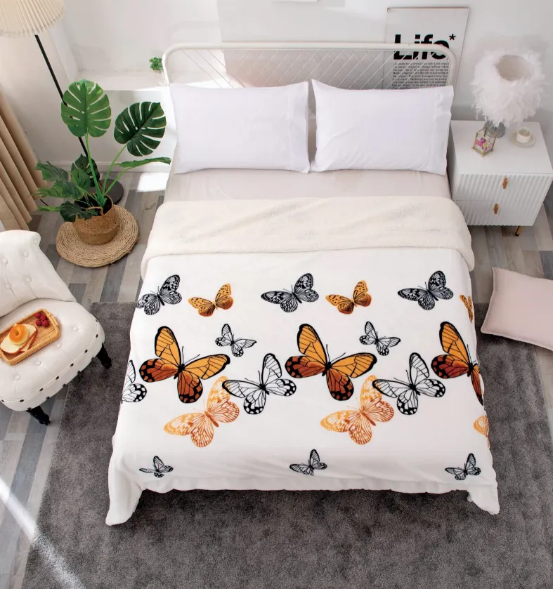 Patura Cocolino cu Blanita - Patura Groasa Cocolino cu Blanita, alba cu fluturi portocalii si negri-NR8
