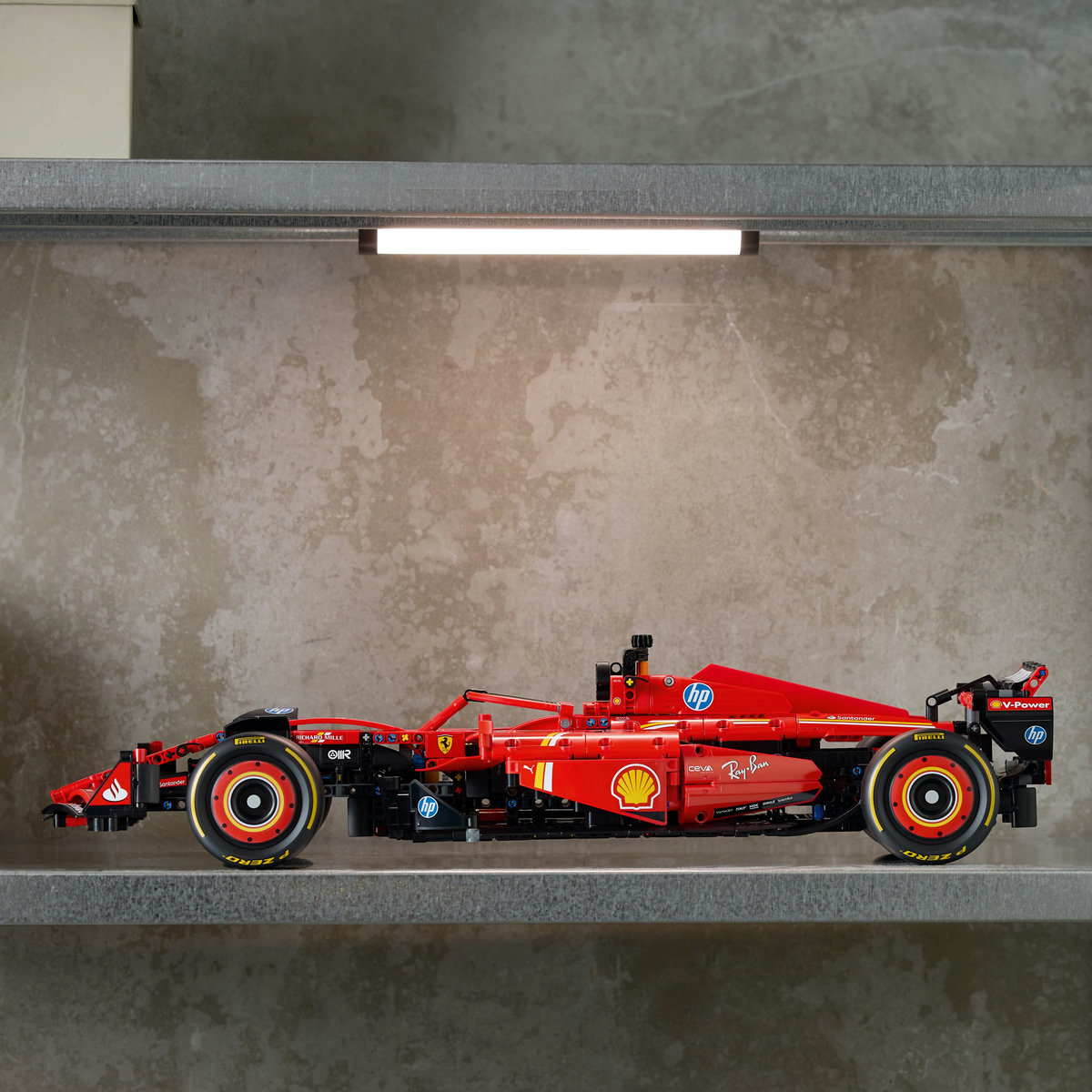 Masina F1 Ferrari SF-24 - Ambalaj deteriorat [5]