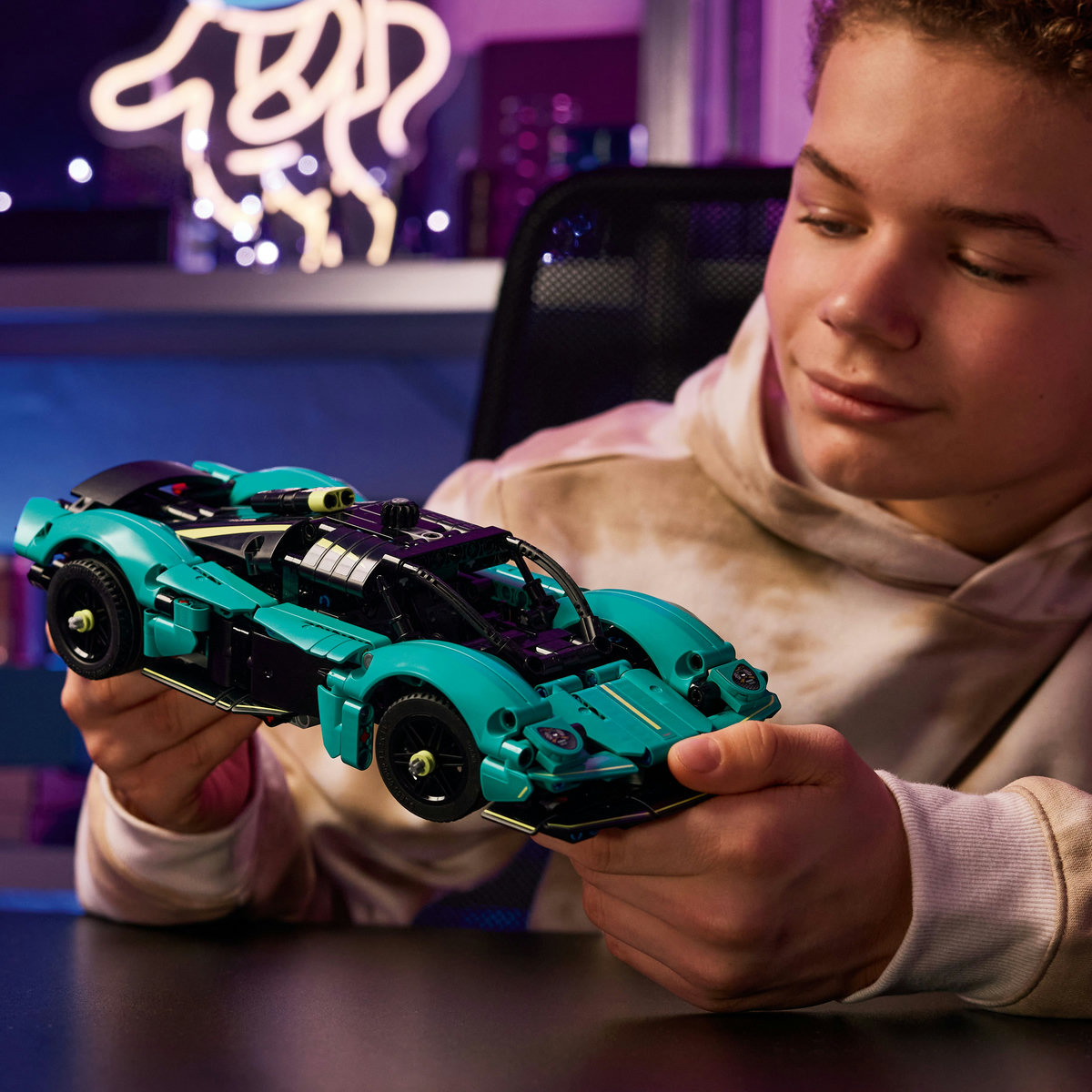 Aston Martin Valkyrie - Ambalaj deteriorat [4]