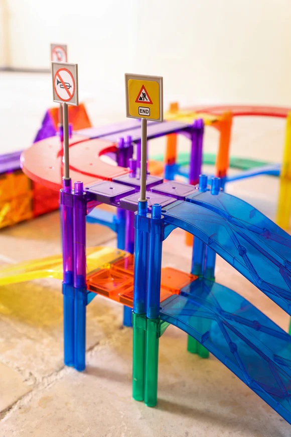 Masina de curse rosie, Cleverclixx [2]