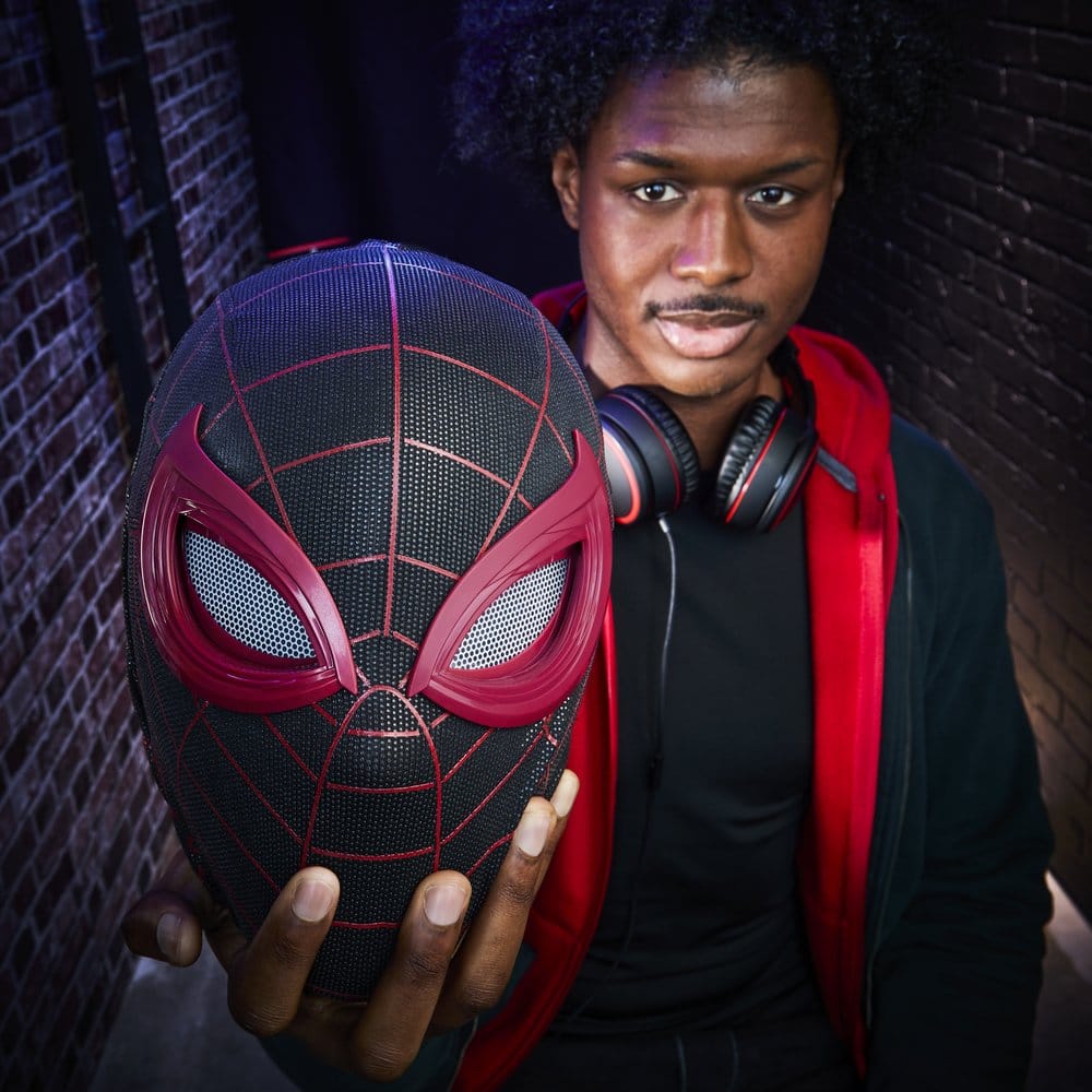 Spider-Man: Miles Morales Marvel Legends Electronic Expressive Mask [5]
