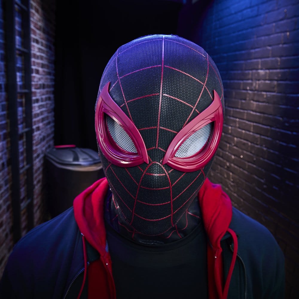 Spider-Man: Miles Morales Marvel Legends Electronic Expressive Mask [10]