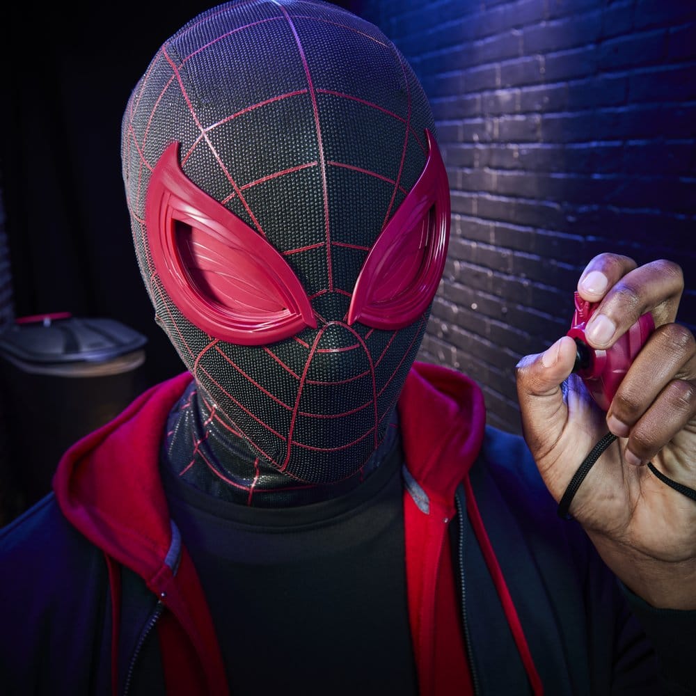 Spider-Man: Miles Morales Marvel Legends Electronic Expressive Mask [12]