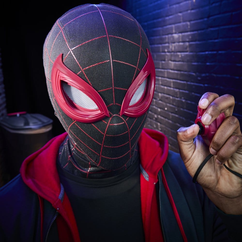 Spider-Man: Miles Morales Marvel Legends Electronic Expressive Mask [13]
