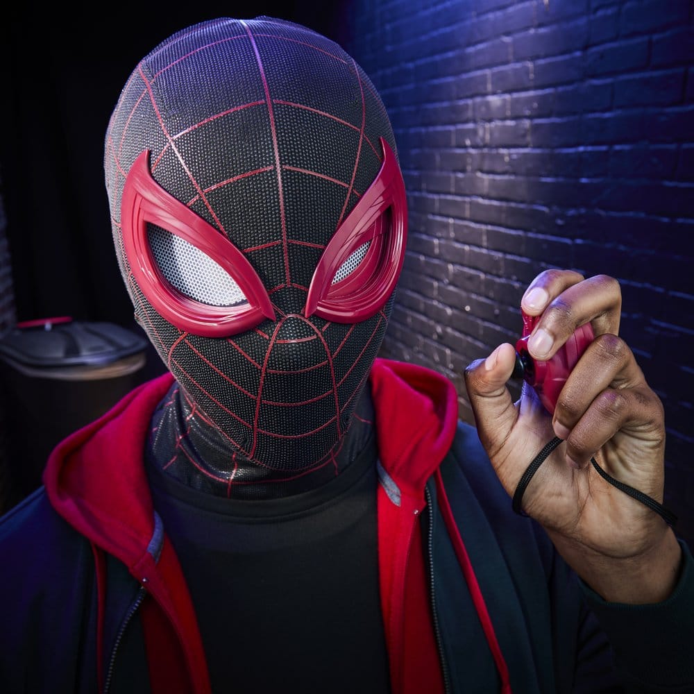 Spider-Man: Miles Morales Marvel Legends Electronic Expressive Mask [14]