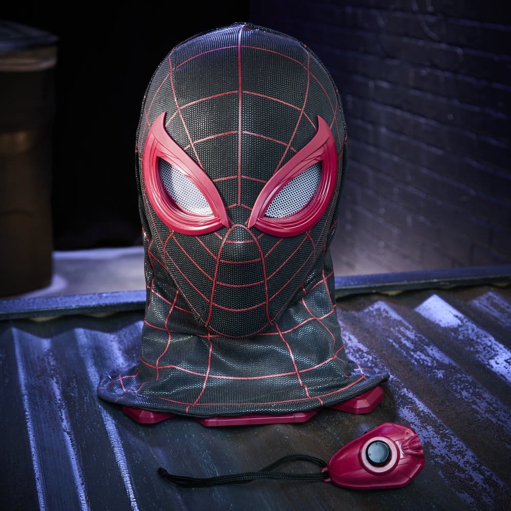 Spider-Man: Miles Morales Marvel Legends Electronic Expressive Mask [17]