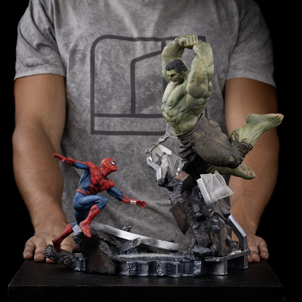 Marvel Comics Art Scale Statue 1/10 Spider-Man vs Hulk 38 cm [15]