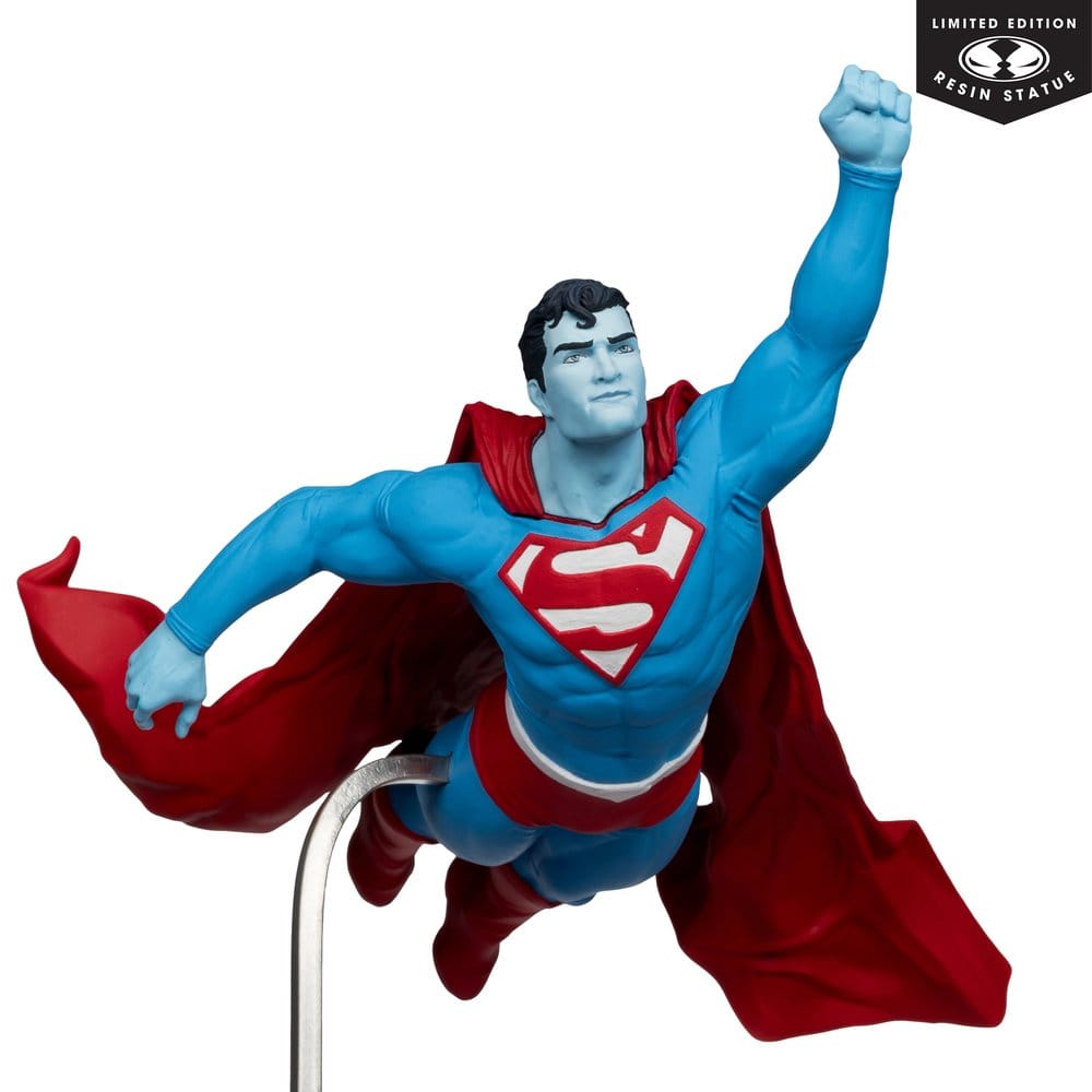 DC Direct Superman Red & Blue Statue 1/10 Superman by Lee Bermejo 26 cm [1]