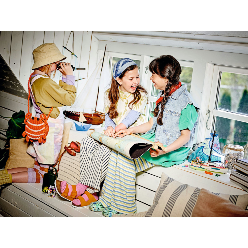 Aventura lui Stephanie pe Apa [4]