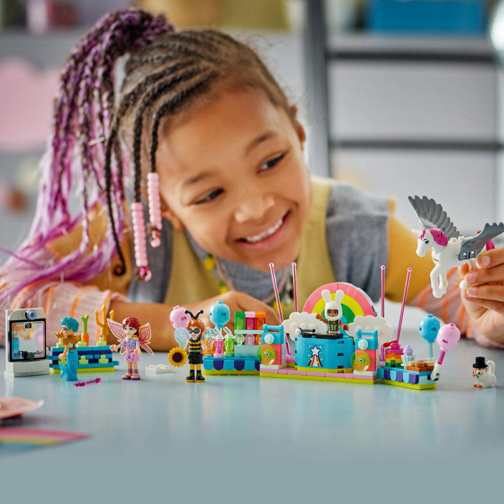 LEGO Friends Bal mascat cu unicornul si zana 42661 [7]