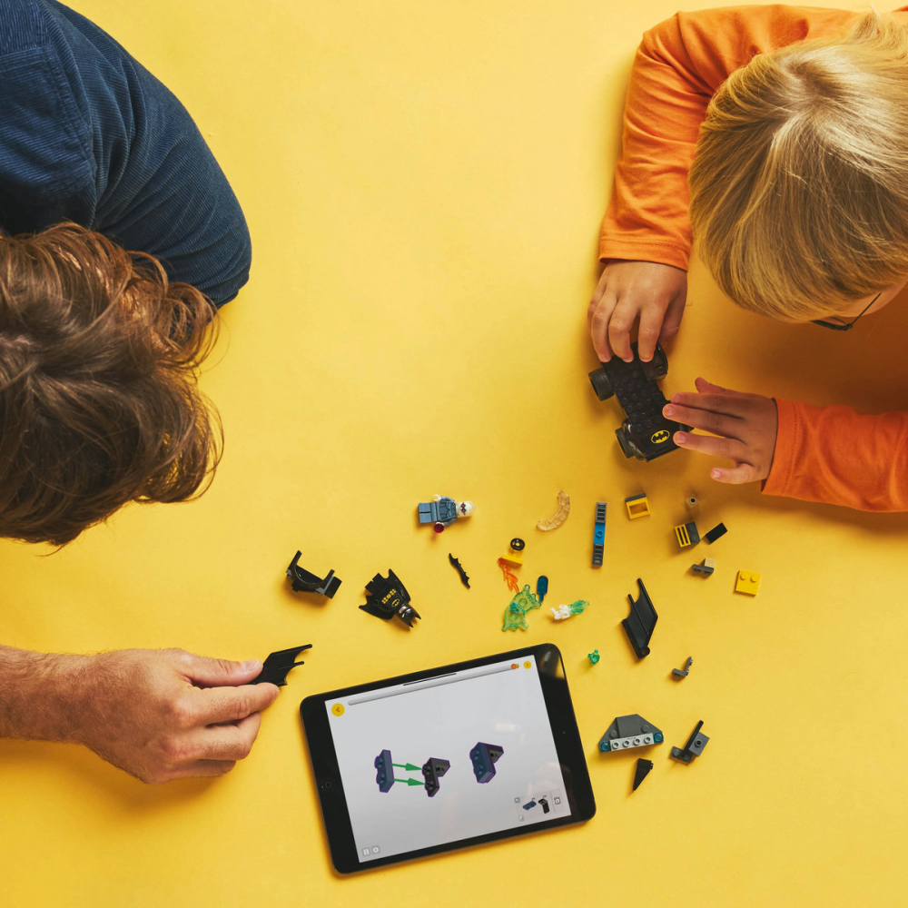 Batman™ si Batmobile™ vs. Mr. Freeze™ [4]