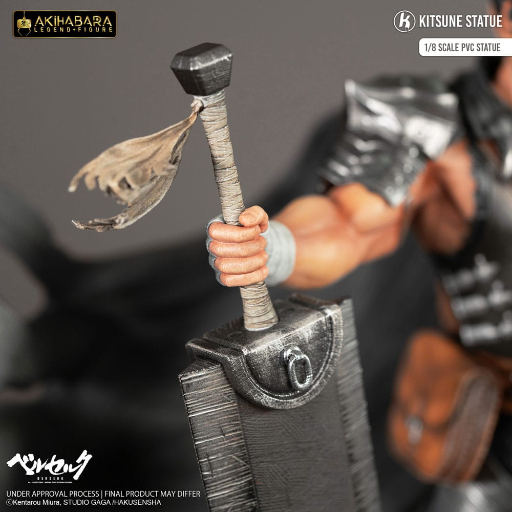 Berserk Akihabara Legend Figure PVC Statue 1/8 Guts 30 cm [6]