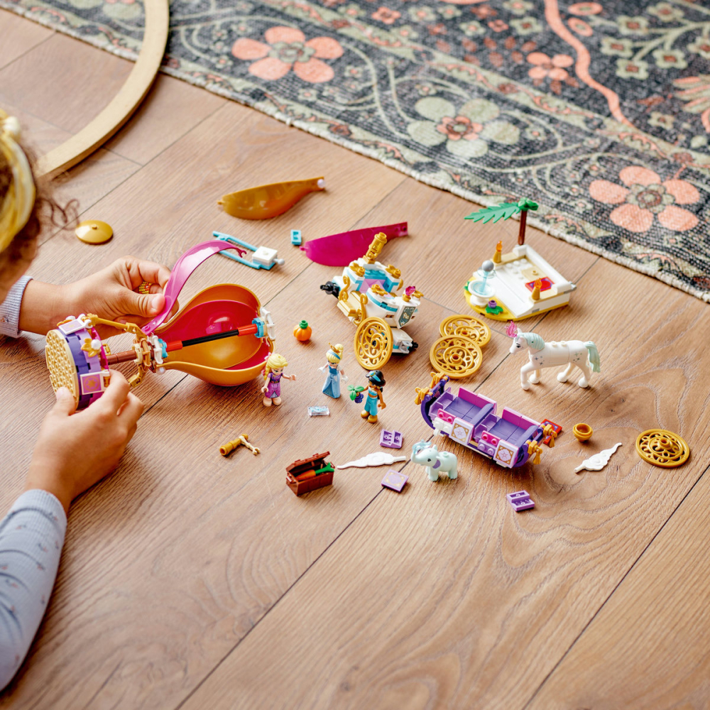 Calatoria fermecata a printeselor [4]