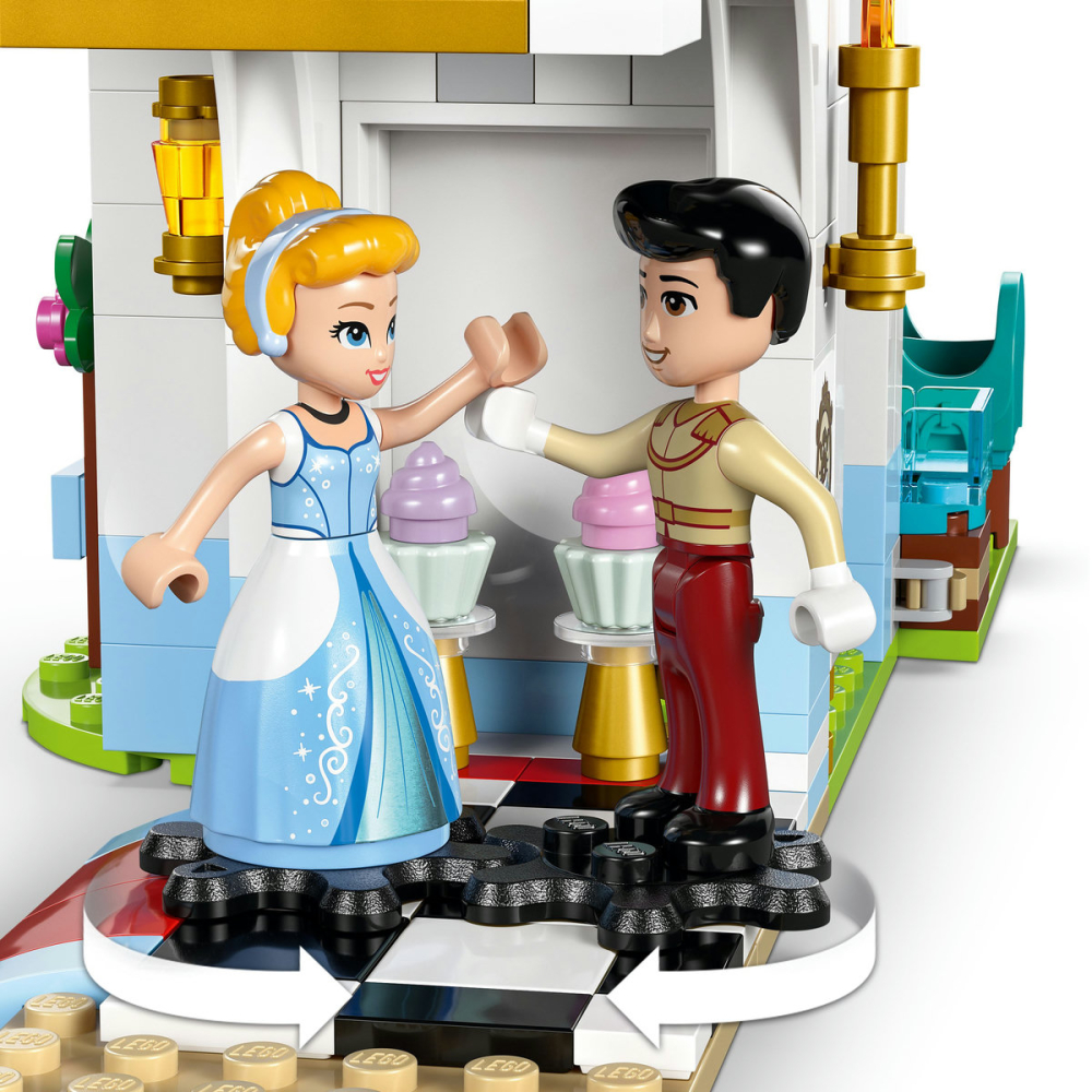 LEGO Disney Princess Castelul si Caleasca Cenusaresei 43275 [5]