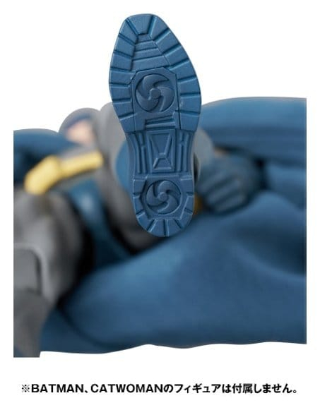 DC Comics MAFEX Action Figure Bruce Wayne (Batman: Hush Ver.) 16 cm [2]