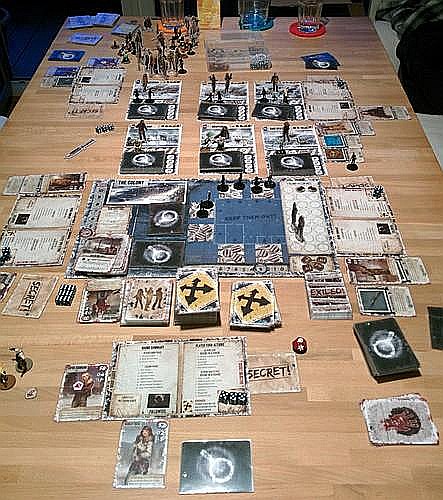 Dead of WInter: A Crossroads Game [3]