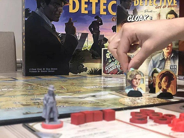 Detective: City of Angels – Cloak & Daggered [3]