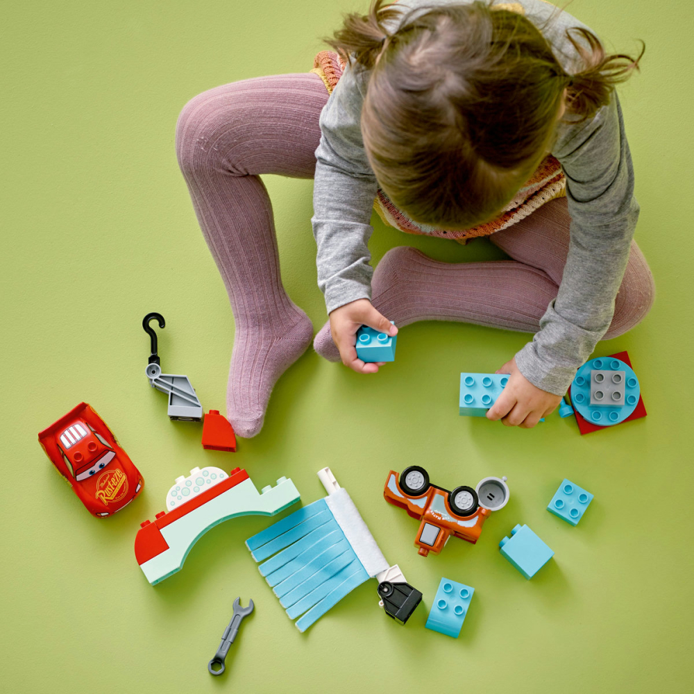 Distractie la spalatorie cu Lightning McQueen si Mater [4]