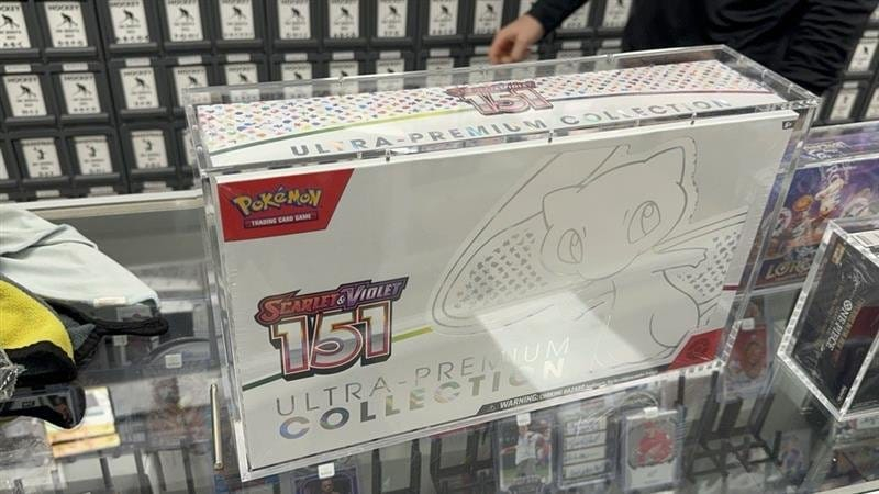 Evoretro Acrylic Display Case for Pokemon 151 UPC Box and Mega Charizard X UPC Box 23 x 39 cm [3]