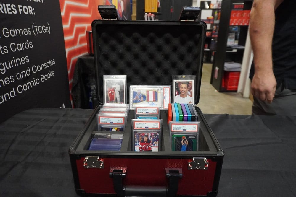 Evoretro Trading Card Storage Box for 90 Cards X Red [7]