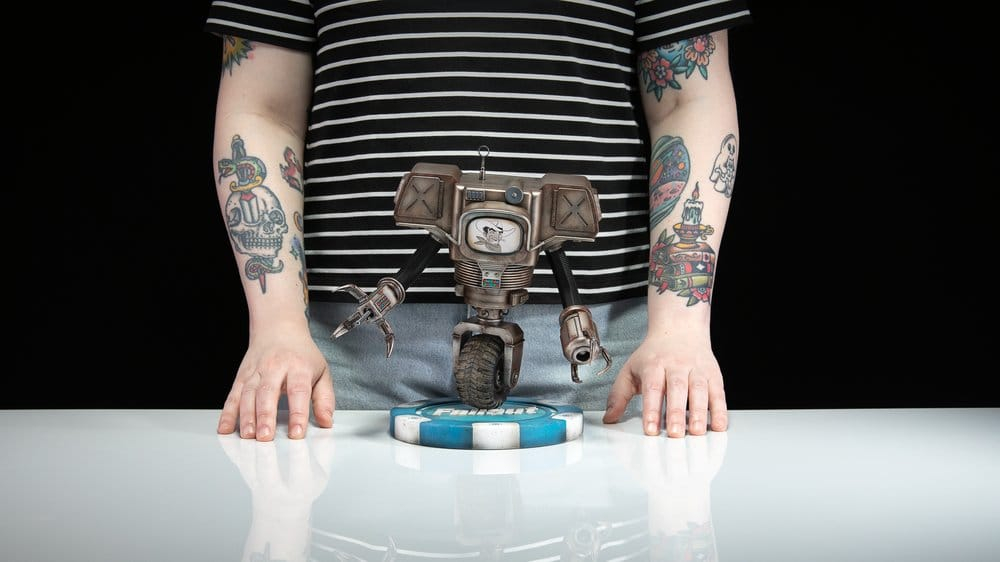 Fallout (Amazon) PVC Figure Victor the Securitron 25 cm [13]