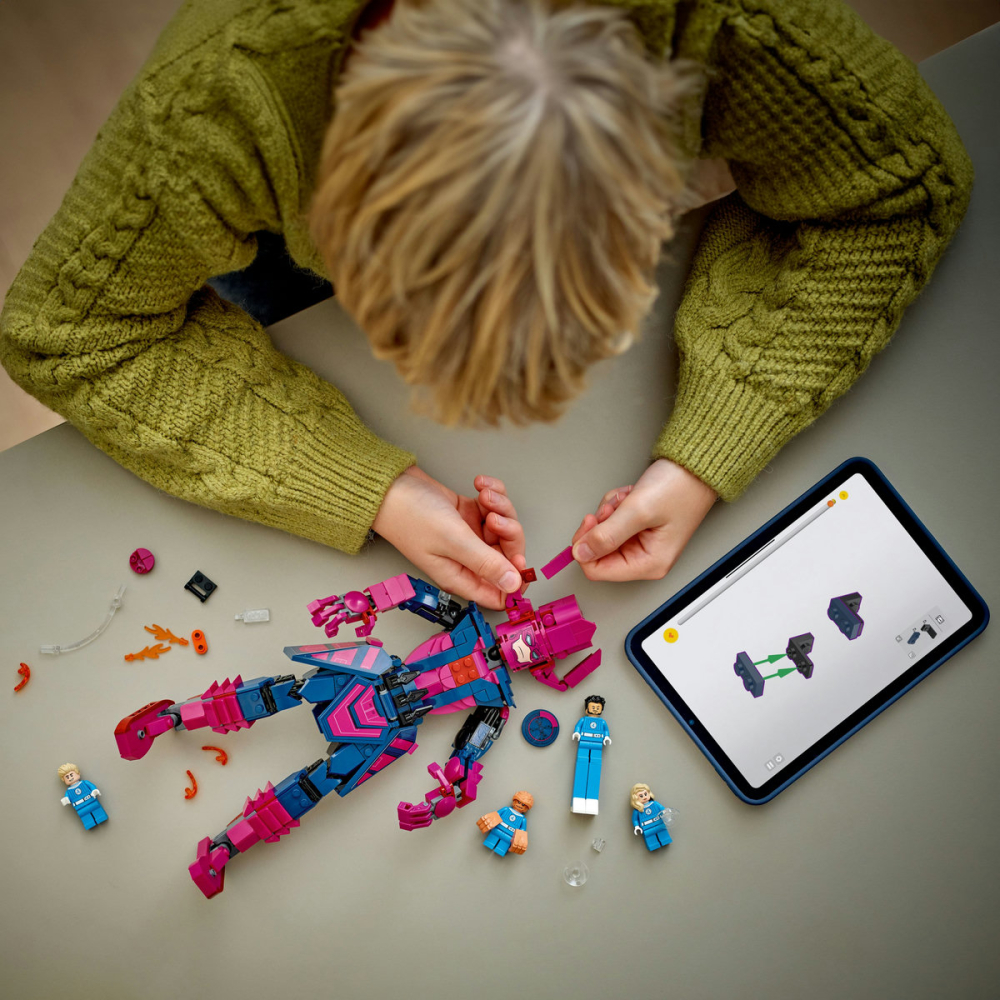 LEGO Marvel Cei Patru Fantastici vs Galactus 76316 [4]