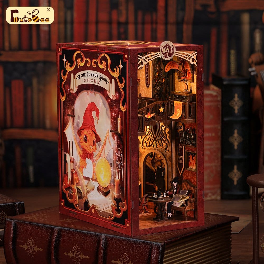 Flame Common Room - DIY Book Nook Kit cu LED [6]