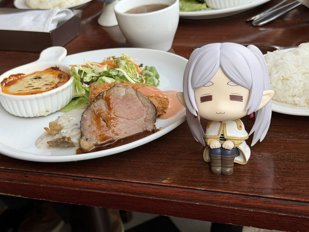 Frieren: Beyond Journey's End Look Up PVC Statues Droopy Face Ver. & Himmel 11 cm (with gift) [17]