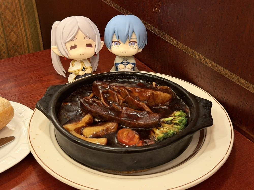 Frieren: Beyond Journey's End Look Up PVC Statues Droopy Face Ver. & Himmel 11 cm (with gift) [21]