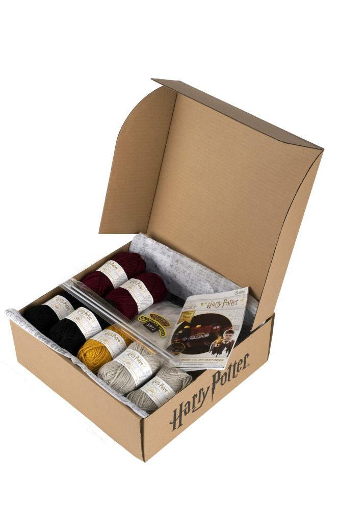 Harry Potter Hogwarts Express Draft Stopper Knit Kit [3]