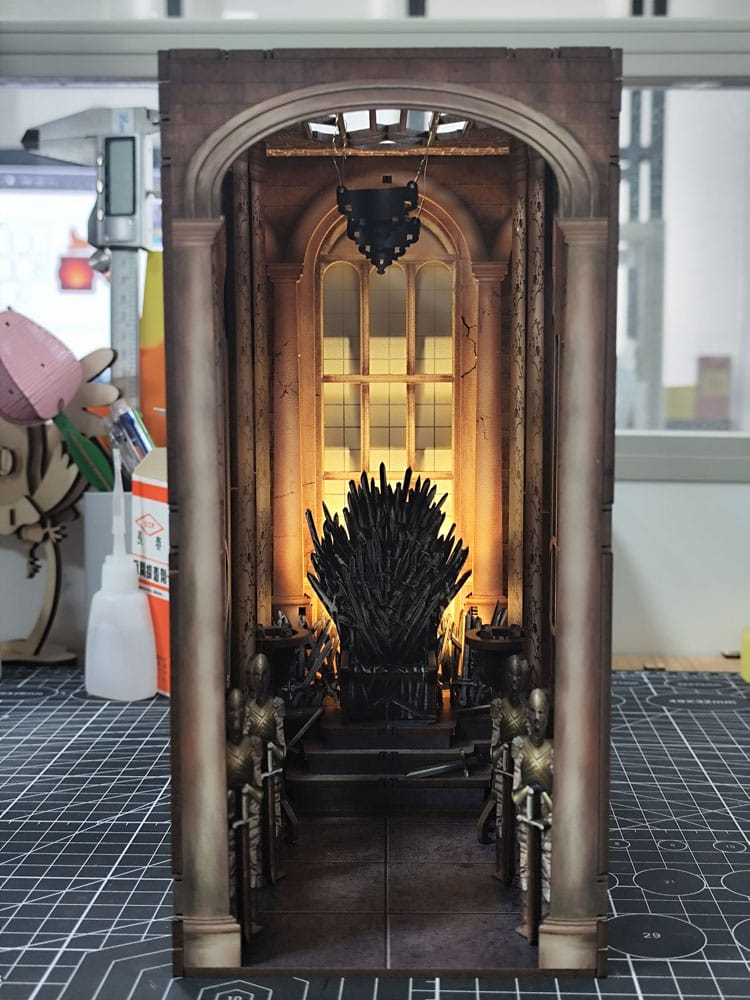House of the Dragon Tiny Adventures Book Nook Mini Diorama Iron Throne 23 cm [2]