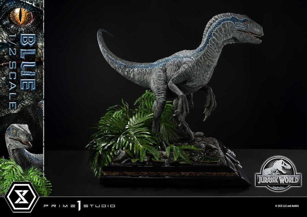 Jurassic World: Fallen Kingdom (Film) Legacy Museum Collection Statue 1/2 Blue 88 cm [9]