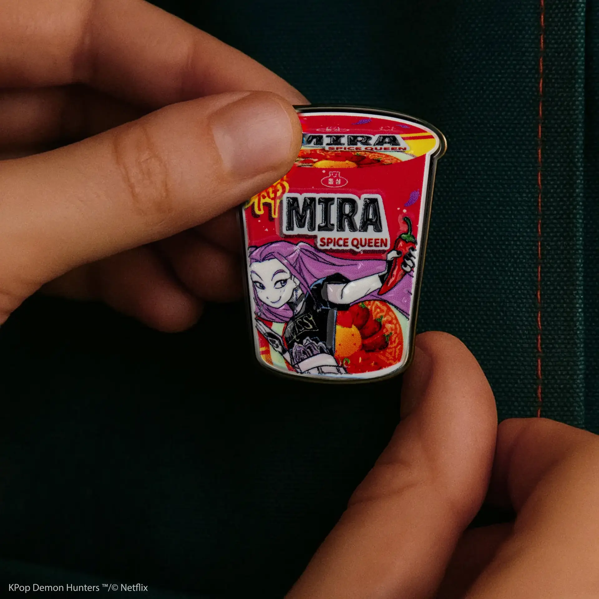 KPop Demon Hunters Mira Spice Queen Noodles Pin Oficial [4]