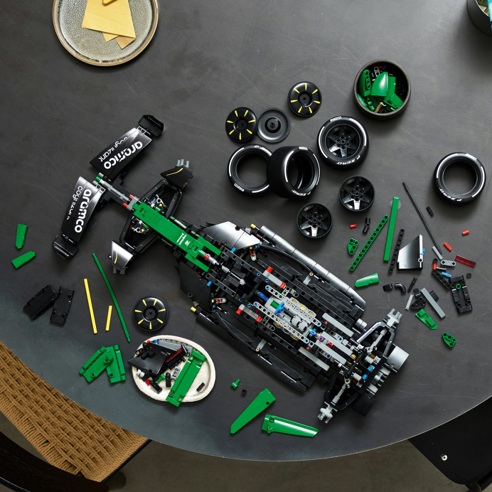 Mașina F1® Aston Martin Aramco AMR25 [8]