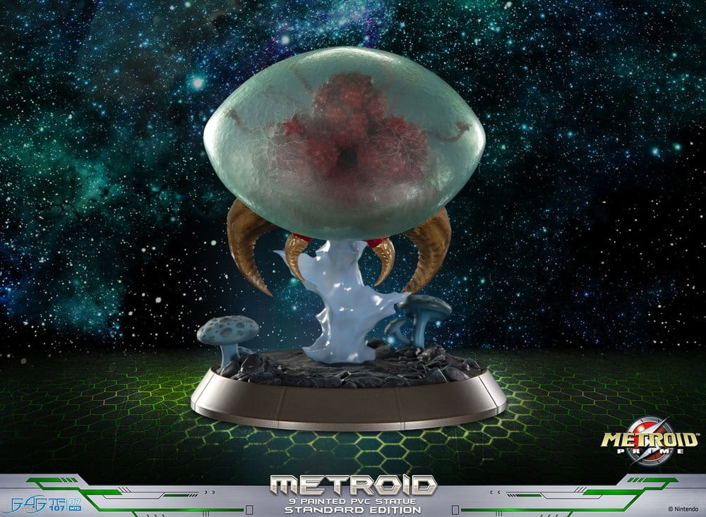 Metroid Prime PVC Figure Metroid (Standard) (Glow in the Dark) 21 cm [2]